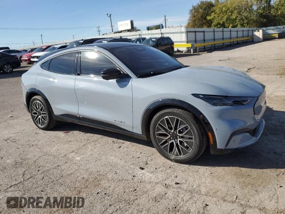 ✅ 2024 Ford Mustang Mach-E Premium • VIN: 3FMTK3R48RMA36720 • Lot: 90729815. Listed on Copart with 3,015 mi. Free auction sales archive from the USA and detailed vehicle history report at DreamBid. Image 4.