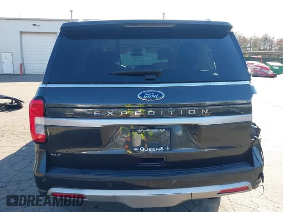 ✅ 2022 Ford Expedition XLT • VIN: 1FMJU1JT6NEA44050 • Lot: 43527237. Listed on IAAI with 39,650 mi. Free auction sales archive from the USA and detailed vehicle history report at DreamBid. Image 16.