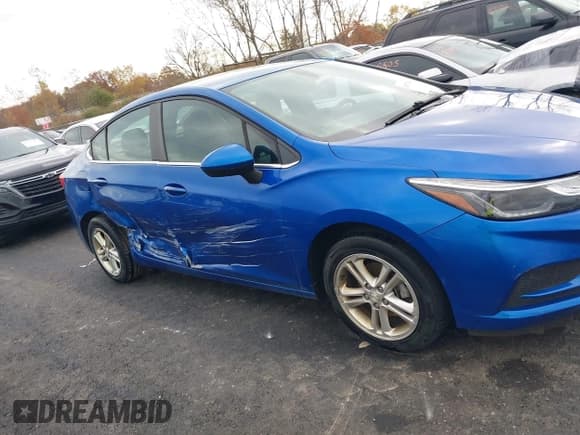 ✅ 2017 Chevrolet Cruze LT • VIN: 1G1BE5SM6H7242486 • Lot: 43576349. Listed on IAAI with 157,148 mi. Free auction sales archive from the USA and detailed vehicle history report at DreamBid. Image 13.