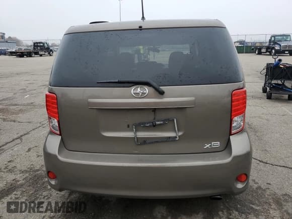 ✅ 2012 Scion xB • VIN: JTLZE4FE4CJ017390 • Лот: 93835315. Опубликован ранее на Copart с пробегом 183 316 миль. Бесплатный доступ к архиву аукционных продаж из США и подробный отчёт об истории автомобиля на DreamBid. Изображение 6.