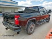 ✅ 2020 Chevrolet Silverado 2500HD High Country • VIN: 1GC4YREY3LF103878 • Лот: 81100165. Опубликован ранее на Copart с пробегом 378 595 миль. Бесплатный доступ к архиву аукционных продаж из США и подробный отчёт об истории автомобиля на DreamBid. Изображение 3.