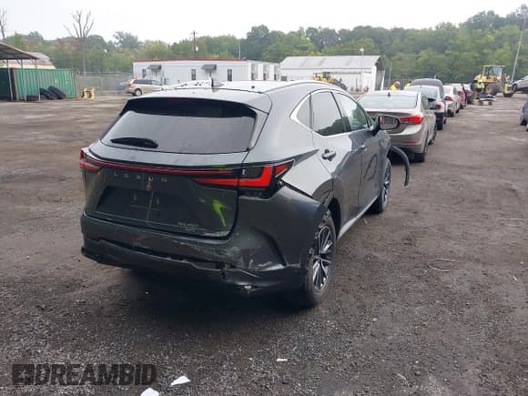 ✅ 2022 Lexus NX 350 Premium • VIN: JTJGGCEZ5N2004766 • Lot: 43296877. Listed on IAAI with 31,345 mi. Free auction sales archive from the USA and detailed vehicle history report at DreamBid. Image 4.