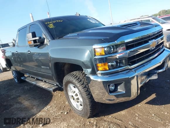 ✅ 2018 Chevrolet Silverado 2500HD LT • VIN: 1GC1KVEY4JF188031 • Лот: 43051947. Опубликован ранее на IAAI с пробегом 131 050 миль. Бесплатный доступ к архиву аукционных продаж из США и подробный отчёт об истории автомобиля на DreamBid. Изображение 1.