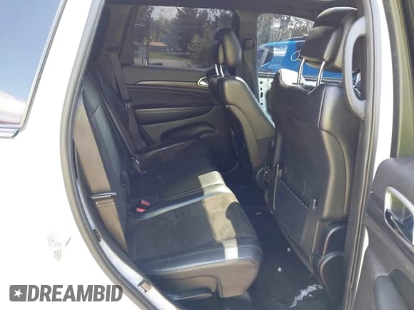 ✅ 2019 Jeep Grand Cherokee Upland • VIN: 1C4RJFAG4KC566506 • Lot: 42355720. Listed on IAAI with 127,141 mi. Free auction sales archive from the USA and detailed vehicle history report at DreamBid. Image 8.