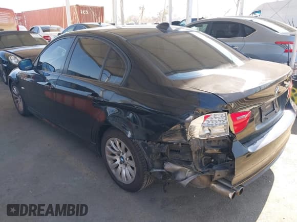 ✅ 2009 BMW 3 Series 328i • VIN: WBAPH57539NL79255 • Lot: 42808808. Listed on IAAI with 147,688 mi. Free auction sales archive from the USA and detailed vehicle history report at DreamBid. Image 3.