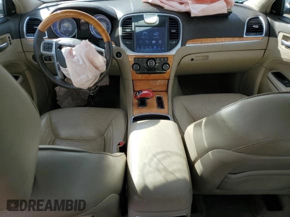 ✅ 2014 Chrysler 300 C • VIN: 2C3CCAKG4EH352753 • Лот: 78374384. Опубликован ранее на Copart с пробегом 148 171 миль. Бесплатный доступ к архиву аукционных продаж из США и подробный отчёт об истории автомобиля на DreamBid. Изображение 8.