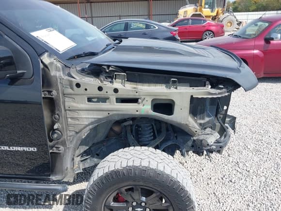 ✅ 2019 Chevrolet Colorado 4WD ZR2 • VIN: 1GCGTEEN8K1302222 • Lot: 43223626. Listed on IAAI with 77,438 mi. Free auction sales archive from the USA and detailed vehicle history report at DreamBid. Image 20.