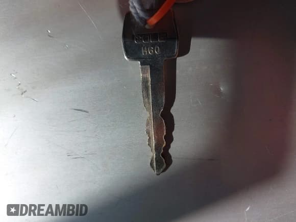 ✅ 1988 Lincoln Town Car • VIN: 1LNBM81F6JY705804 • Lot: 42671522. Wystawiony na IAAI z przebiegiem 12 466 mil. Bezpłatny archiwum sprzedaży aukcyjnych z USA i szczegółowy raport historii pojazdu na DreamBid. Zdjęcie 11.