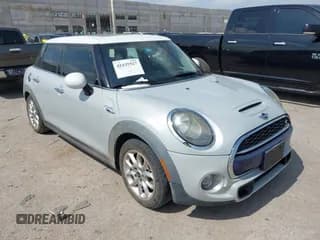 ✅ 2015 MINI Hardtop 4 Door S • VIN: WMWXU3C53F2B66523 • Lot: 42435527. Wystawiony na IAAI z przebiegiem 68 567 mil. Bezpłatny archiwum sprzedaży aukcyjnych z USA i szczegółowy raport historii pojazdu na DreamBid. Zdjęcie 1.