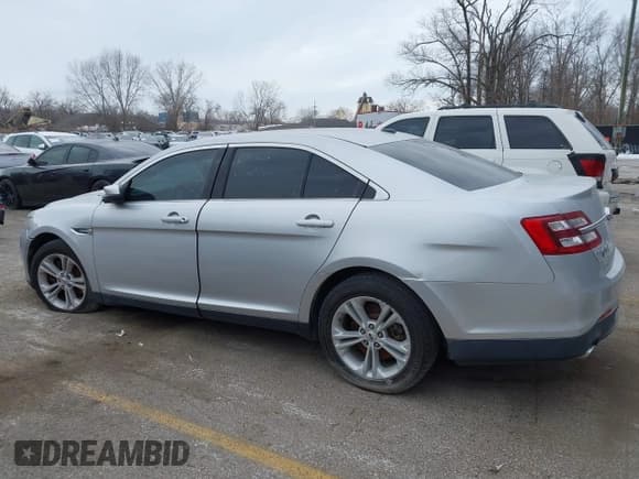 ✅ 2015 Ford Taurus SEL • VIN: 1FAHP2H83FG122619 • Лот: 41351836. Опубликован ранее на IAAI с пробегом 123 883 миль. Бесплатный доступ к архиву аукционных продаж из США и подробный отчёт об истории автомобиля на DreamBid. Изображение 14.