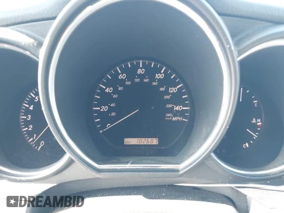 ✅ 2004 Lexus RX 330 • VIN: JTJGA31U640038611 • Lot: 42795690. Listed on IAAI with 182,687 mi. Free auction sales archive from the USA and detailed vehicle history report at DreamBid. Image 7.