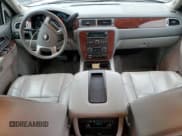 ✅ 2012 Chevrolet Suburban LT • VIN: 1GNSCJE08CR187736 • Lot: 80132604. Wystawiony na Copart z przebiegiem 179 578 mil. Bezpłatny archiwum sprzedaży aukcyjnych z USA i szczegółowy raport historii pojazdu na DreamBid. Zdjęcie 8.