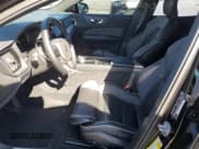 ✅ 2024 Volvo S60 Plus Black Edition • VIN: 7JRL12TH7RG297068 • Lot: 86850815. Wystawiony na Copart z przebiegiem 19 726 mil. Bezpłatny archiwum sprzedaży aukcyjnych z USA i szczegółowy raport historii pojazdu na DreamBid. Zdjęcie 7.