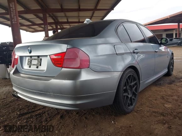 ✅ 2010 BMW 3 Series 328i xDrive • VIN: WBAPK5C55AA652294 • Lot: 43761382. Listed on IAAI with 175,931 mi. Free auction sales archive from the USA and detailed vehicle history report at DreamBid. Image 15.