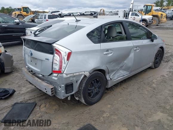 ✅ 2015 Toyota Prius Two • VIN: JTDKN3DU2F0448368 • Лот: 43581617. Опубликован ранее на IAAI с пробегом 100 352 миль. Бесплатный доступ к архиву аукционных продаж из США и подробный отчёт об истории автомобиля на DreamBid. Изображение 4.