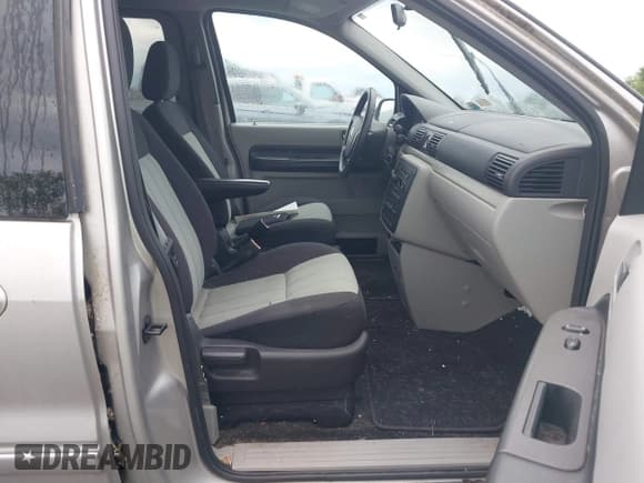 ✅ 2005 Mercury Monterey Convenience • VIN: 2MRZA21255BJ06365 • Lot: 43133040. Wystawiony na IAAI z przebiegiem 95 585 mil. Bezpłatny archiwum sprzedaży aukcyjnych z USA i szczegółowy raport historii pojazdu na DreamBid. Zdjęcie 5.