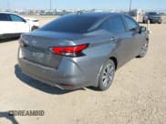 ✅ 2020 Nissan Versa SV • VIN: 3N1CN8EV8LL803103 • Lot: 43130552. Wystawiony na IAAI z przebiegiem 138 683 mil. Bezpłatny archiwum sprzedaży aukcyjnych z USA i szczegółowy raport historii pojazdu na DreamBid. Zdjęcie 4.