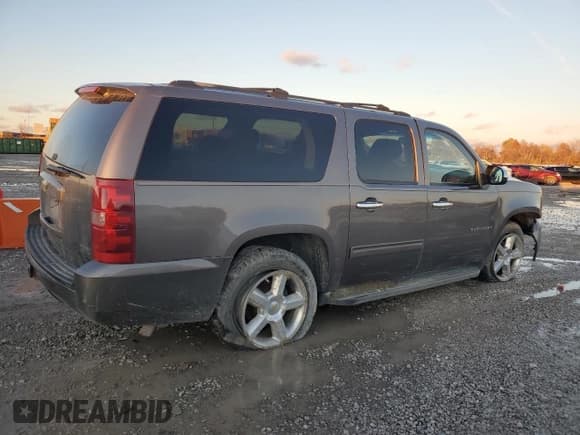 ✅ 2011 Chevrolet Suburban LS • VIN: 1GNSKHE33BR294729 • Lot: 92163755. Listed on Copart with 157,566 mi. Free auction sales archive from the USA and detailed vehicle history report at DreamBid. Image 3.