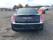✅ 2014 Chrysler 300 • VIN: 2C3CCAAG0EH272898 • Лот: 43612682. Опубликован ранее на IAAI с пробегом 361 025 миль. Бесплатный доступ к архиву аукционных продаж из США и подробный отчёт об истории автомобиля на DreamBid. Изображение 6.