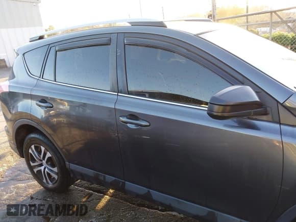 ✅ 2016 Toyota RAV4 LE • VIN: JTMZFREV5GJ079555 • Lot: 43697986. Listed on IAAI with 140,855 mi. Free auction sales archive from the USA and detailed vehicle history report at DreamBid. Image 13.