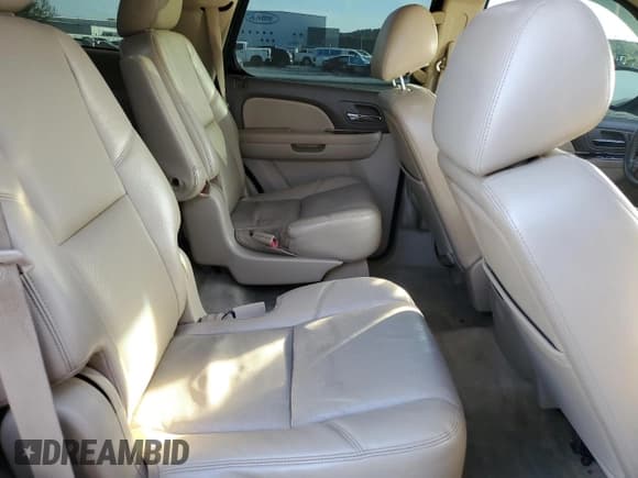 ✅ 2012 Chevrolet Tahoe LTZ • VIN: 1GNSCCE01CR214674 • Lot: 91677755. Wystawiony na Copart z przebiegiem 162 811 mil. Bezpłatny archiwum sprzedaży aukcyjnych z USA i szczegółowy raport historii pojazdu na DreamBid. Zdjęcie 11.