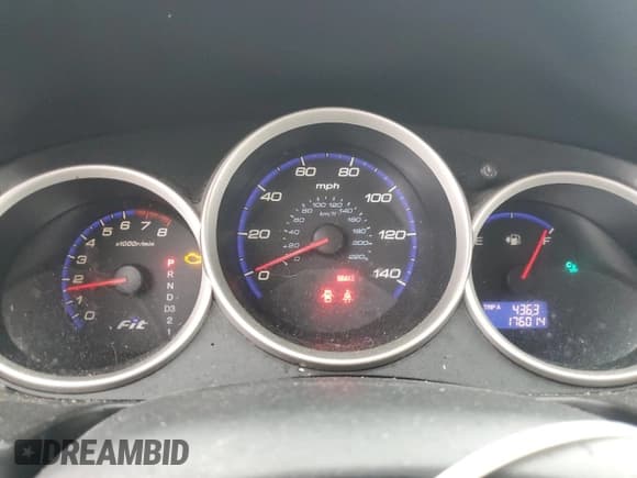 ✅ 2008 Honda Fit • VIN: JHMGD38438S061773 • Lot: 57973005. Listed on Copart with 176,014 mi. Free auction sales archive from the USA and detailed vehicle history report at DreamBid. Image 9.