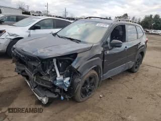 ✅ 2022 Subaru Forester Wilderness • VIN: JF2SKAMC8NH471482 • Lot: 92571875. Wystawiony na Copart z przebiegiem 35 098 mil. Bezpłatny archiwum sprzedaży aukcyjnych z USA i szczegółowy raport historii pojazdu na DreamBid. Zdjęcie 1.