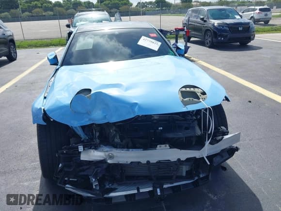 ✅ 2025 BMW M2 • VIN: 3MF23DM0XS8F16311 • Lot: 42779825. Listed on IAAI with 5,460 mi. Free auction sales archive from the USA and detailed vehicle history report at DreamBid. Image 6.