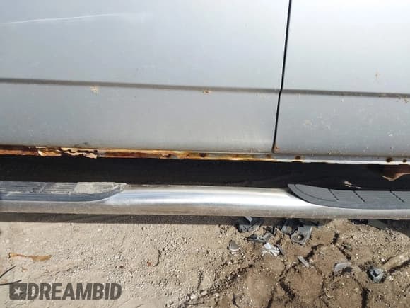 ✅ 2005 Dodge Durango SXT • VIN: 1D4HD38K75F527569 • Лот: 43623724. Опубликован ранее на IAAI с пробегом 235 728 миль. Бесплатный доступ к архиву аукционных продаж из США и подробный отчёт об истории автомобиля на DreamBid. Изображение 14.