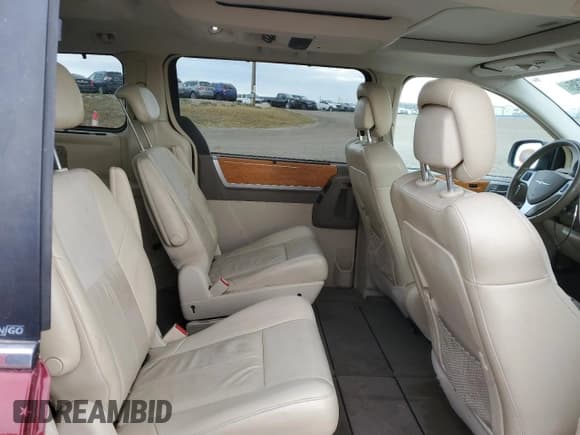 ✅ 2010 Chrysler Town & Country Limited • VIN: 2A4RR6DX7AR318271 • Лот: 90401535. Опубликован ранее на Copart с пробегом 207 049 миль. Бесплатный доступ к архиву аукционных продаж из США и подробный отчёт об истории автомобиля на DreamBid. Изображение 11.