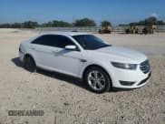 ✅ 2016 Ford Taurus SEL • VIN: 1FAHP2E88GG131712 • Lot: 87430915. Wystawiony na Copart z przebiegiem 135 994 mil. Bezpłatny archiwum sprzedaży aukcyjnych z USA i szczegółowy raport historii pojazdu na DreamBid. Zdjęcie 4.