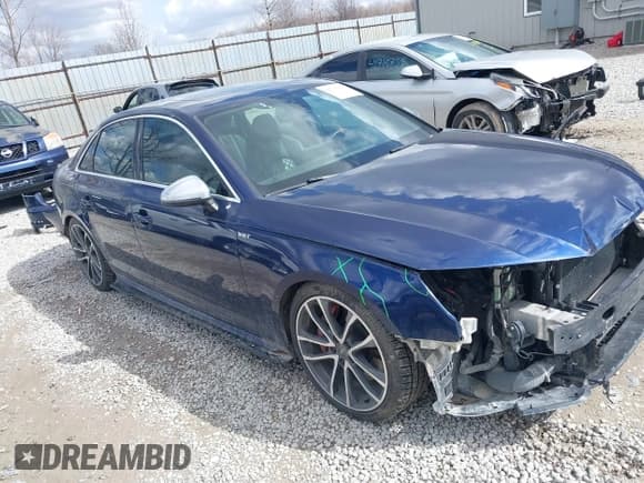 ✅ 2018 Audi S4 Premium Plus • VIN: WAUB4AF4XJA001887 • Lot: 41715766. Wystawiony na IAAI z przebiegiem 101 552 mil. Bezpłatny archiwum sprzedaży aukcyjnych z USA i szczegółowy raport historii pojazdu na DreamBid. Zdjęcie 14.