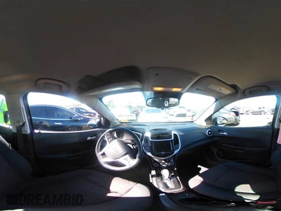 2019 Chevrolet Sonic LT z VIN 1G1JD6SB2K4111583, wystawiony jako IAAI lot #43427294 z przebiegiem 91 487 mil mil oraz . Historia ofert i sprzedaży dostępna na DreamBid. Obrazek 18.