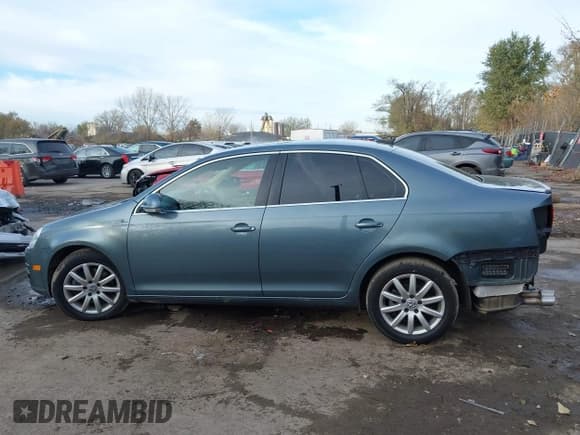 ✅ 2006 Volkswagen Jetta • VIN: 3VWAJ71K16M729301 • Lot: 43649223. Listed on IAAI with 137,412 mi. Free auction sales archive from the USA and detailed vehicle history report at DreamBid. Image 15.