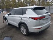 ✅ 2024 Mitsubishi Outlander ES • VIN: JA4J4UA83RZ052312 • Lot: 41609195. Listed on IAAI with 34,502 mi. Free auction sales archive from the USA and detailed vehicle history report at DreamBid. Image 3.