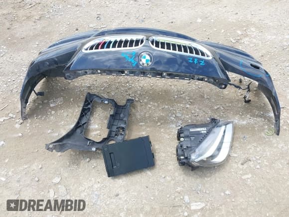 ✅ 2015 BMW 6 Series 640i xDrive • VIN: WBA6B8C56FD453614 • Lot: 42534852. Wystawiony na IAAI z przebiegiem 129 174 mil. Bezpłatny archiwum sprzedaży aukcyjnych z USA i szczegółowy raport historii pojazdu na DreamBid. Zdjęcie 12.