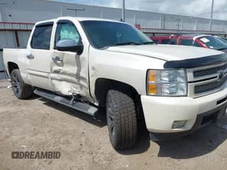 ✅ 2012 Chevrolet Silverado 1500 LTZ • VIN: 3GCPCTE0XCG307790 • Lot: 42459487. Wystawiony na IAAI z przebiegiem 199 708 mil. Bezpłatny archiwum sprzedaży aukcyjnych z USA i szczegółowy raport historii pojazdu na DreamBid. Zdjęcie 1.