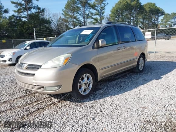 ✅ 2004 Toyota Sienna XLE Limited • VIN: 5TDZA22CX4S109592 • Lot: 43842495. Wystawiony na IAAI z przebiegiem 231 698 mil. Bezpłatny archiwum sprzedaży aukcyjnych z USA i szczegółowy raport historii pojazdu na DreamBid. Zdjęcie 2.