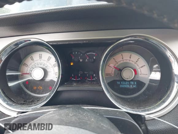 ✅ 2010 Ford Mustang V6 • VIN: 1ZVBP8EN1A5177701 • Лот: 43253805. Опубликован ранее на IAAI с пробегом 202 820 миль. Бесплатный доступ к архиву аукционных продаж из США и подробный отчёт об истории автомобиля на DreamBid. Изображение 7.