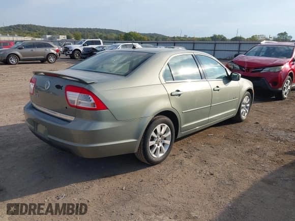 ✅ 2008 Mercury Milan • VIN: 3MEHM07Z98R666666 • Lot: 43454882. Listed on IAAI with 130,260 mi. Free auction sales archive from the USA and detailed vehicle history report at DreamBid. Image 4.