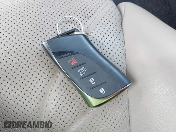 ✅ 2021 Lexus ES 350 Ultra Luxury • VIN: 58AFZ1B14MU101055 • Lot: 42267236. Wystawiony na IAAI z przebiegiem 79 004 mil. Bezpłatny archiwum sprzedaży aukcyjnych z USA i szczegółowy raport historii pojazdu na DreamBid. Zdjęcie 11.