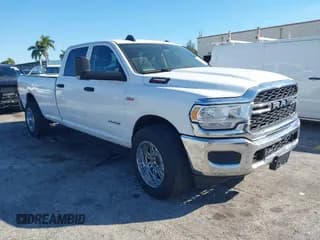 ✅ 2019 Ram 2500 Tradesman • VIN: 3C6UR4HJXKG643411 • Lot: 43776777. Wystawiony na IAAI z przebiegiem 226 002 mil. Bezpłatny archiwum sprzedaży aukcyjnych z USA i szczegółowy raport historii pojazdu na DreamBid. Zdjęcie 1.
