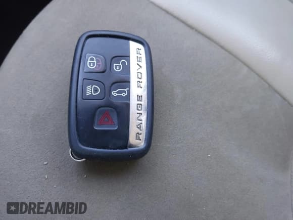 ✅ 2013 Land Rover Range Rover Evoque Pure • VIN: SALVN2BG6DH735191 • Lot: 43864560. Wystawiony na IAAI z przebiegiem 115 995 mil. Bezpłatny archiwum sprzedaży aukcyjnych z USA i szczegółowy raport historii pojazdu na DreamBid. Zdjęcie 11.