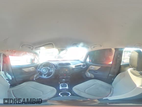 ✅ 2015 Jeep Renegade Latitude • VIN: ZACCJABT0FPB57910 • Lot: 92808035. Wystawiony na Copart z przebiegiem 195 713 mil. Bezpłatny archiwum sprzedaży aukcyjnych z USA i szczegółowy raport historii pojazdu na DreamBid. Zdjęcie 15.