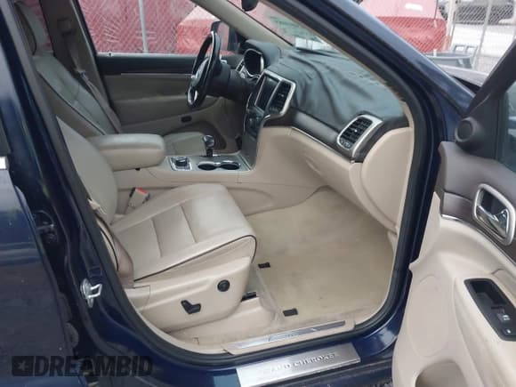 ✅ 2014 Jeep Grand Cherokee Overland • VIN: 1C4RJFCT7EC385141 • Lot: 43493085. Listed on IAAI with 154,525 mi. Free auction sales archive from the USA and detailed vehicle history report at DreamBid. Image 5.