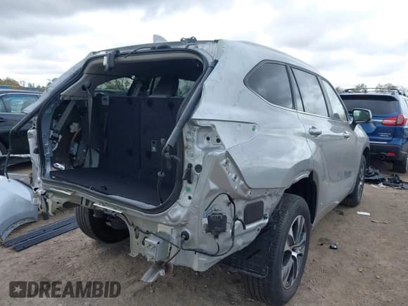 ✅ 2024 Toyota Highlander XLE • VIN: 5TDKDRBH4RS541051 • Лот: 43385217. Опубликован ранее на IAAI с пробегом 17 943 миль. Бесплатный доступ к архиву аукционных продаж из США и подробный отчёт об истории автомобиля на DreamBid. Изображение 4.