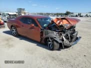 ✅ 2016 Dodge Challenger R/T • VIN: 2C3CDZBT6GH311942 • Lot: 40310833. Wystawiony na Copart z przebiegiem 63 776 mil. Bezpłatny archiwum sprzedaży aukcyjnych z USA i szczegółowy raport historii pojazdu na DreamBid. Zdjęcie 4.