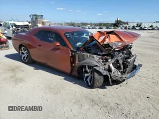 ✅ 2016 Dodge Challenger R/T • VIN: 2C3CDZBT6GH311942 • Lot: 40310833. Wystawiony na Copart z przebiegiem 63 776 mil. Bezpłatny archiwum sprzedaży aukcyjnych z USA i szczegółowy raport historii pojazdu na DreamBid. Zdjęcie 4.