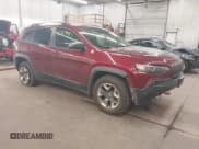✅ 2019 Jeep Cherokee Trailhawk • VIN: 1C4PJMBX7KD328864 • Lot: 43159443. Wystawiony na IAAI z przebiegiem 168 010 mil. Bezpłatny archiwum sprzedaży aukcyjnych z USA i szczegółowy raport historii pojazdu na DreamBid. Zdjęcie 1.