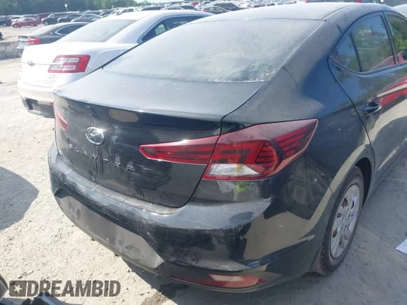 ✅ 2020 Hyundai Elantra SE • VIN: KMHD74LF6LU932085 • Lot: 43084514. Listed on IAAI with 49,631 mi. Free auction sales archive from the USA and detailed vehicle history report at DreamBid. Image 4.